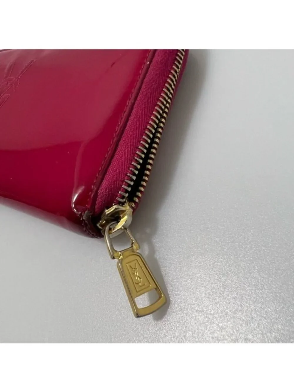 YSL Saint Laurent Classic Wallet Zip Around Calfskin Leather Red - Picture 2 of 6
